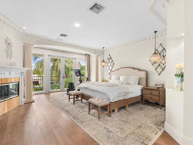 Bedroom 1 image 1