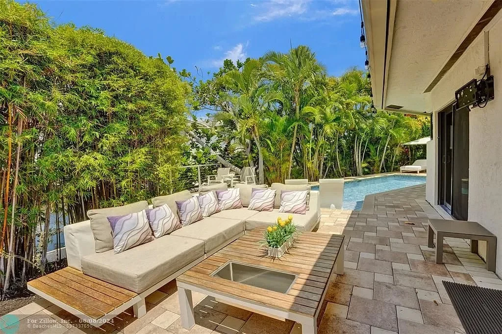 Home in Fort Lauderdale property photo 3
