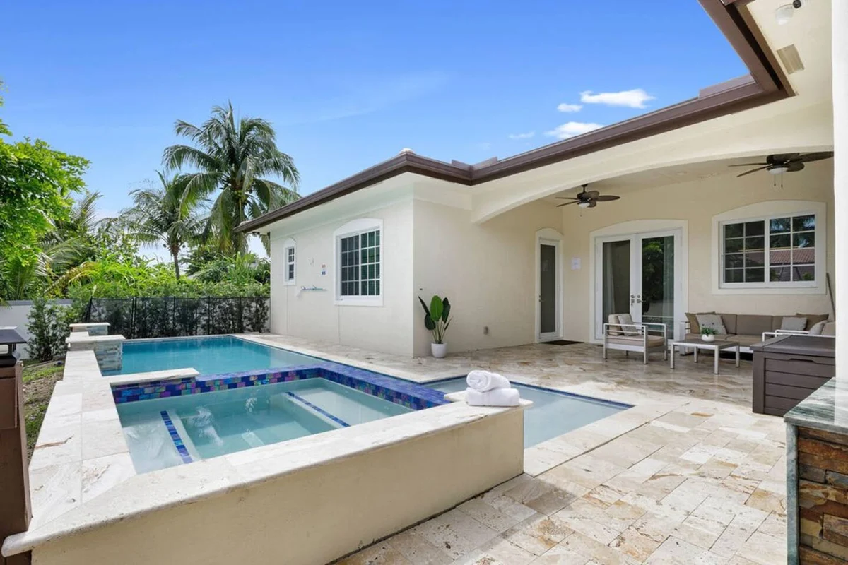 Home in Plantation property photo 4