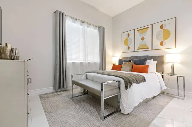 Bedroom 6 image 1