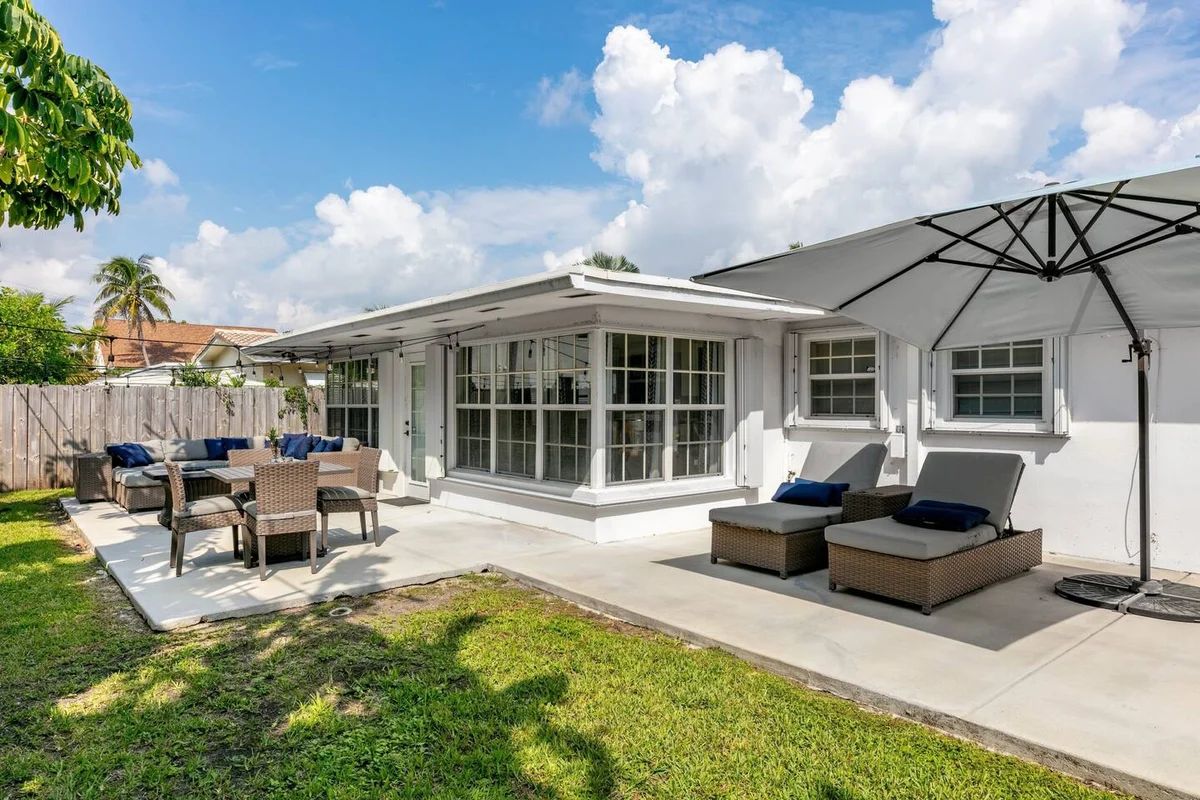 Home in Pompano Beach property photo 2