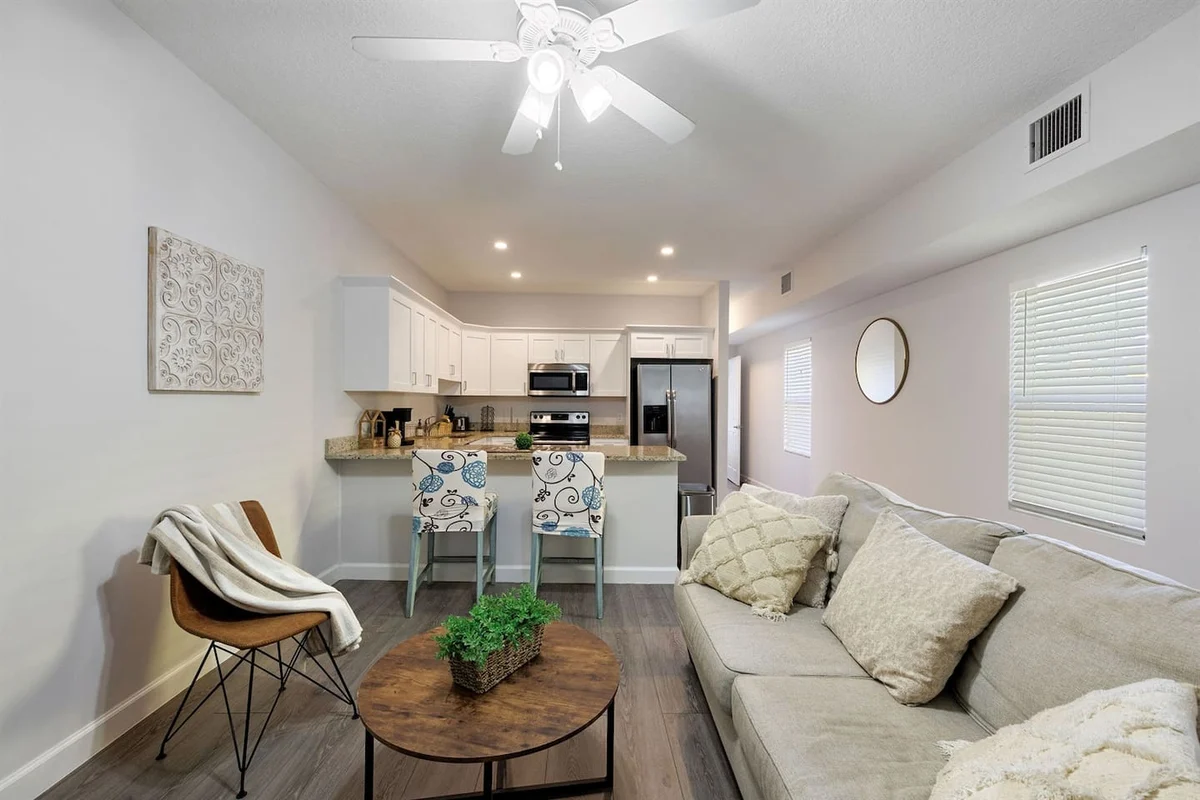 Home in West Palm Beach property photo 5