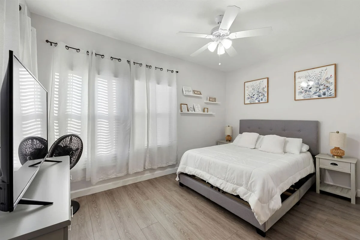 Bedroom 3 image 1