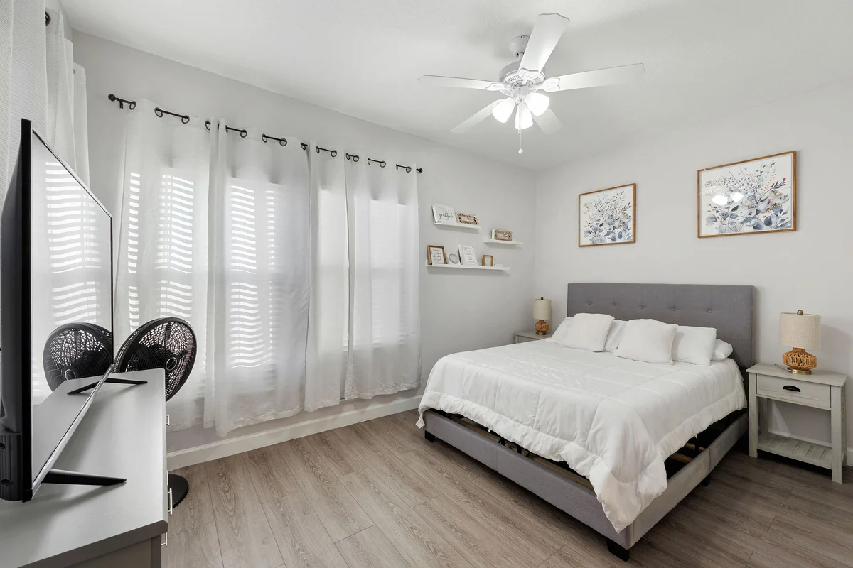 Bedroom 1 image 1