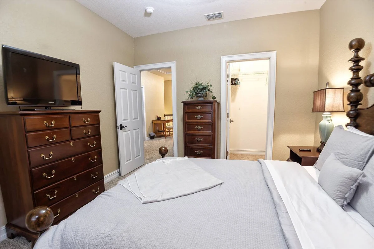 Bedroom 3 image 1