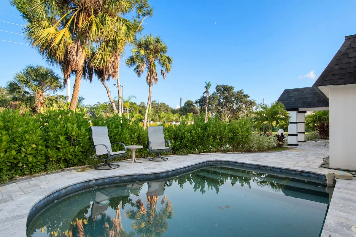 Home in Sarasota property photo 4