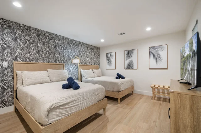Bedroom 3 image 1