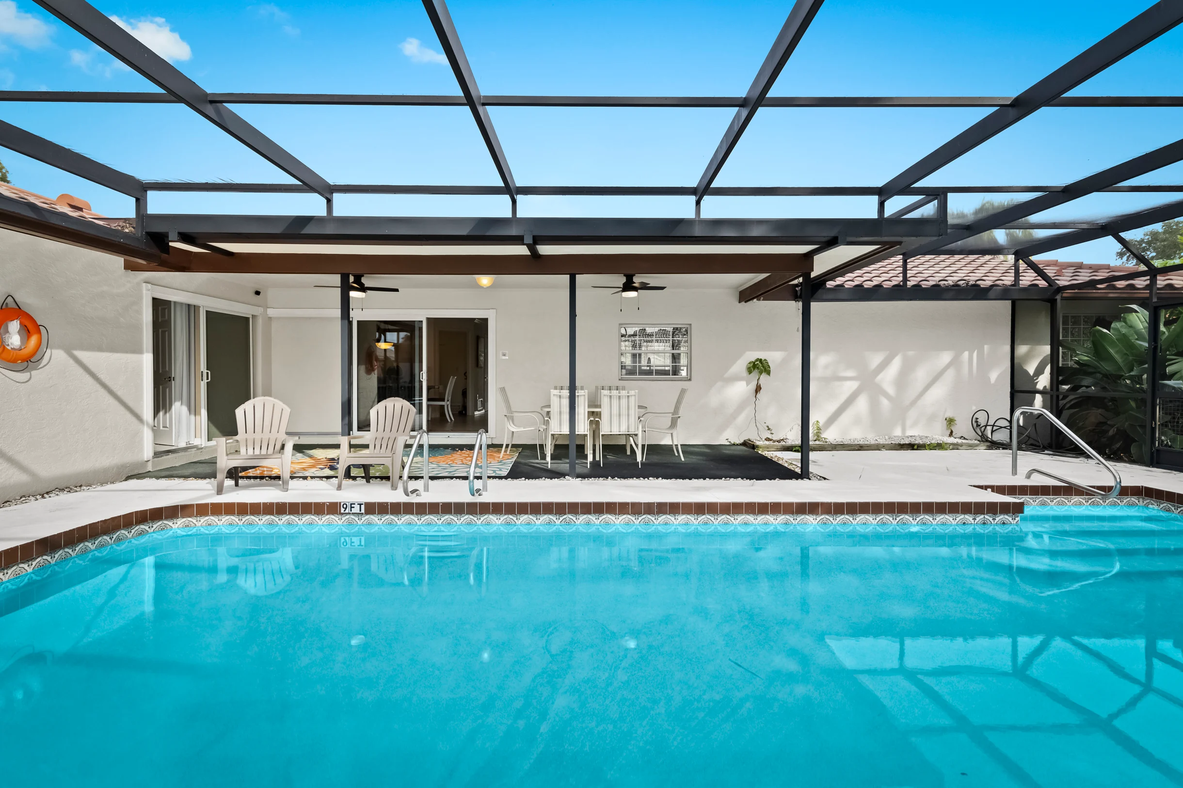 Home in Sarasota property photo 3