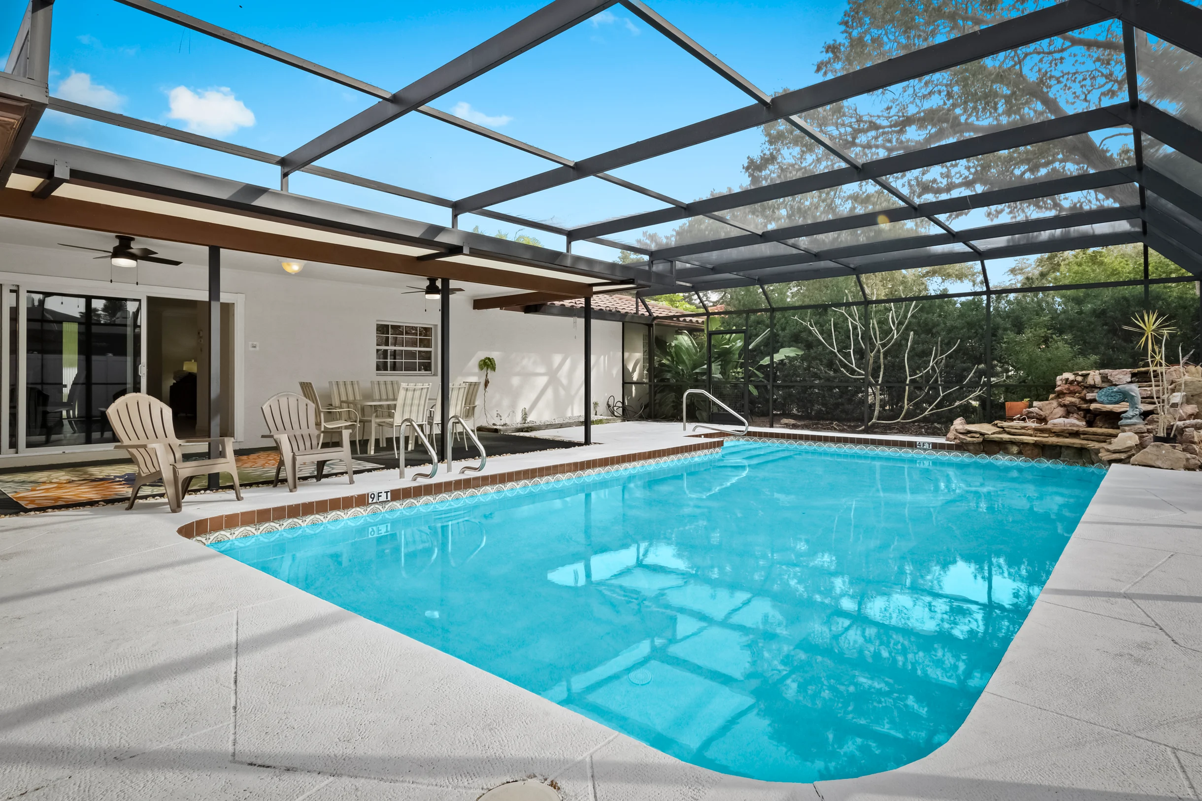 Home in Sarasota property photo 5