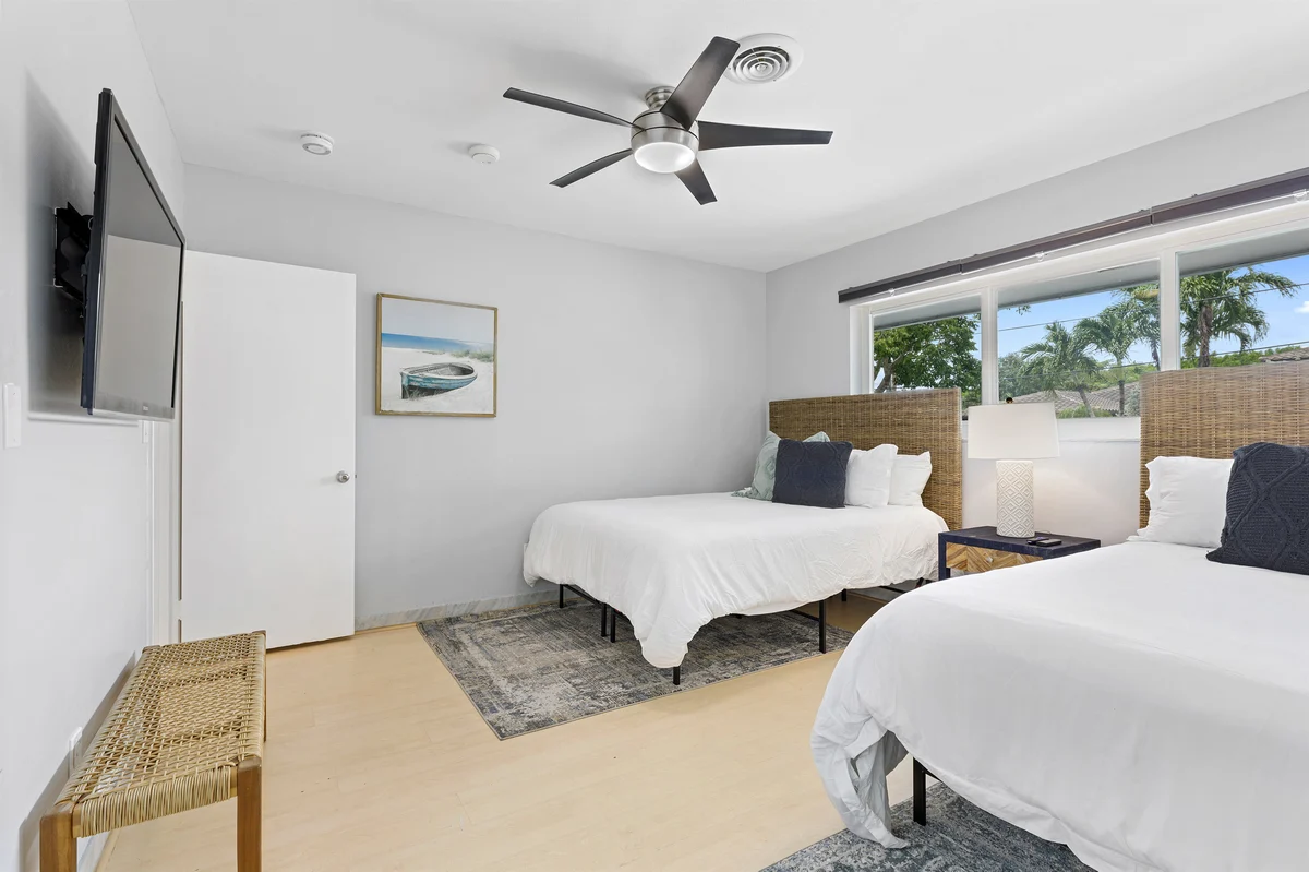 Bedroom 1 image 1