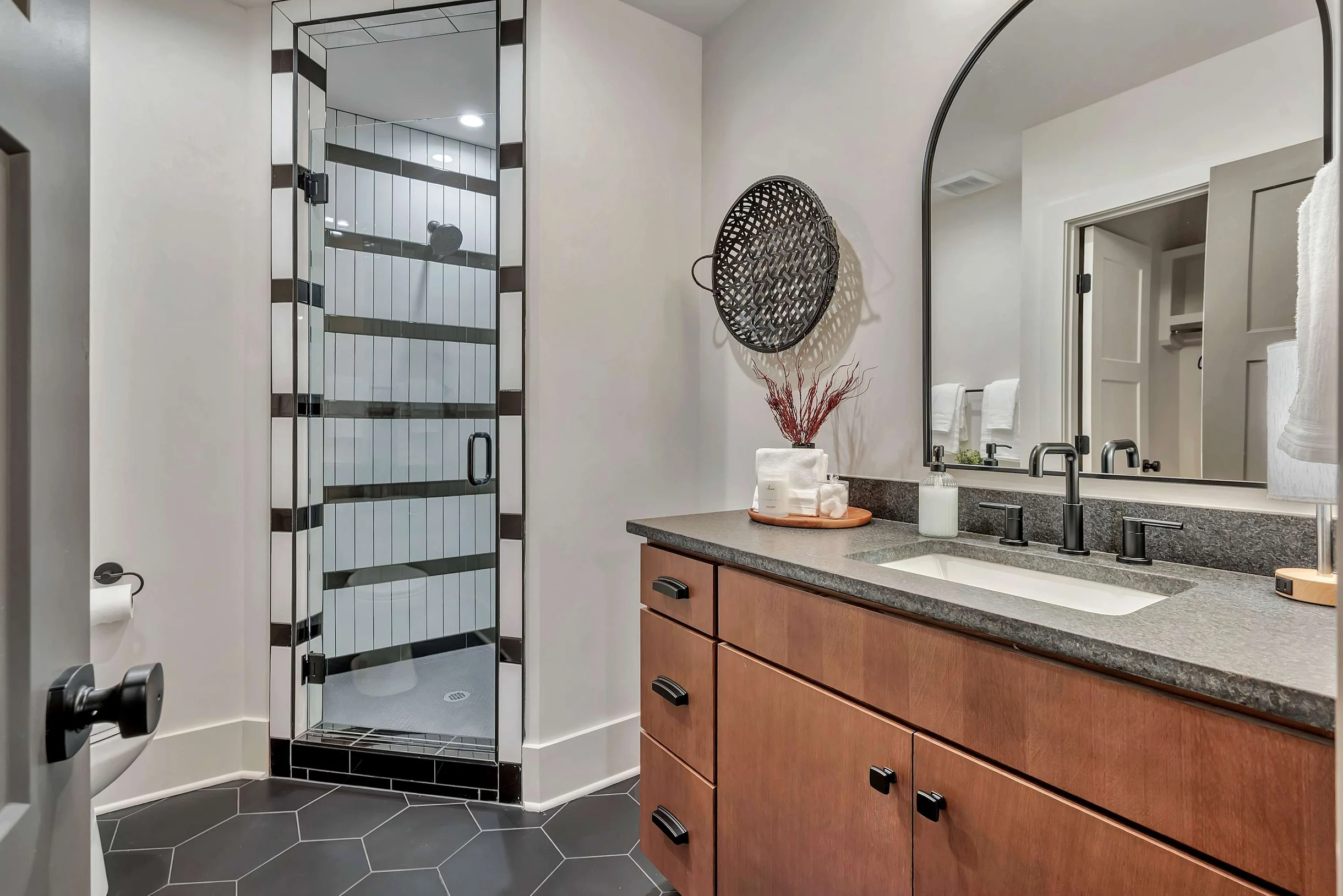 1701_Port_A&D_4BR #44