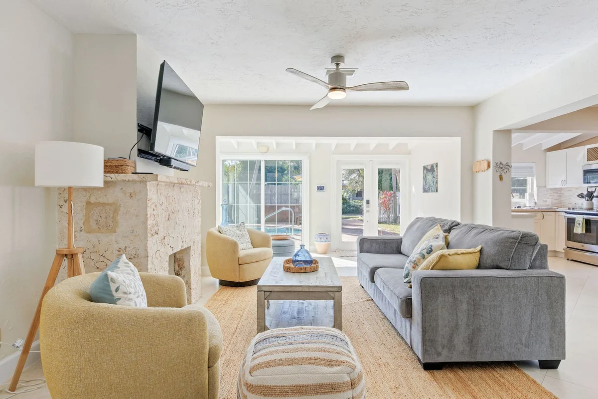 Home in Pompano Beach property photo 4