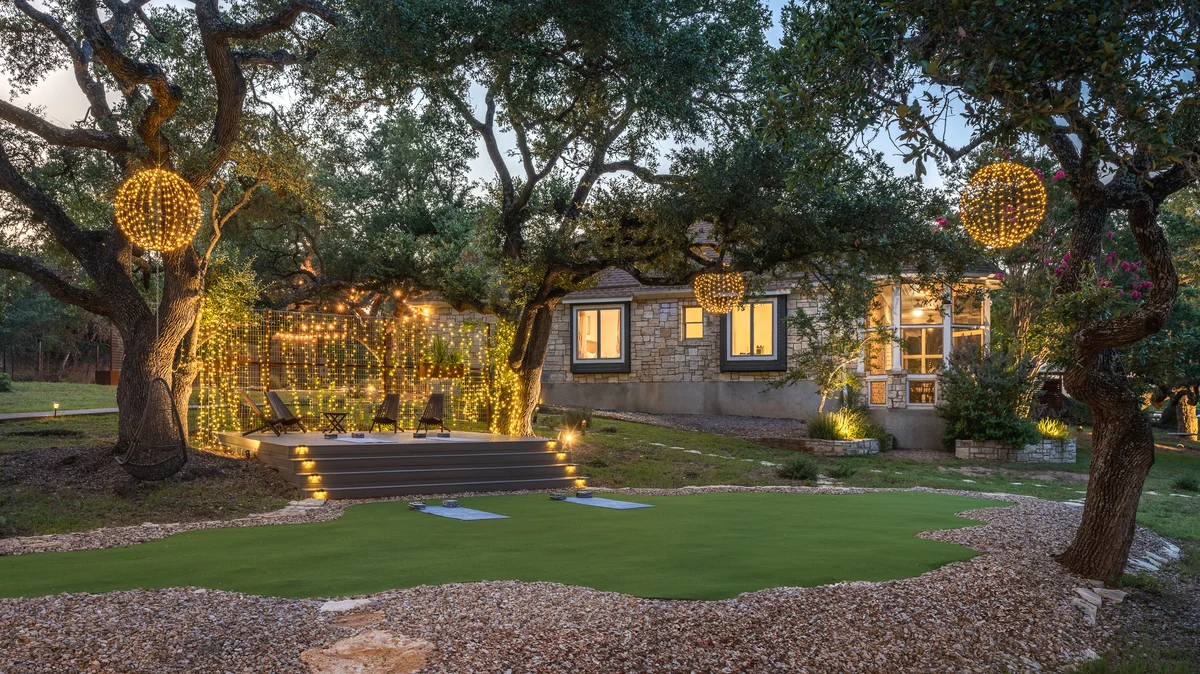 Cielo Estate: Resort Style Pool+Hot Tub Sports Courts 3 Acres property photo 2
