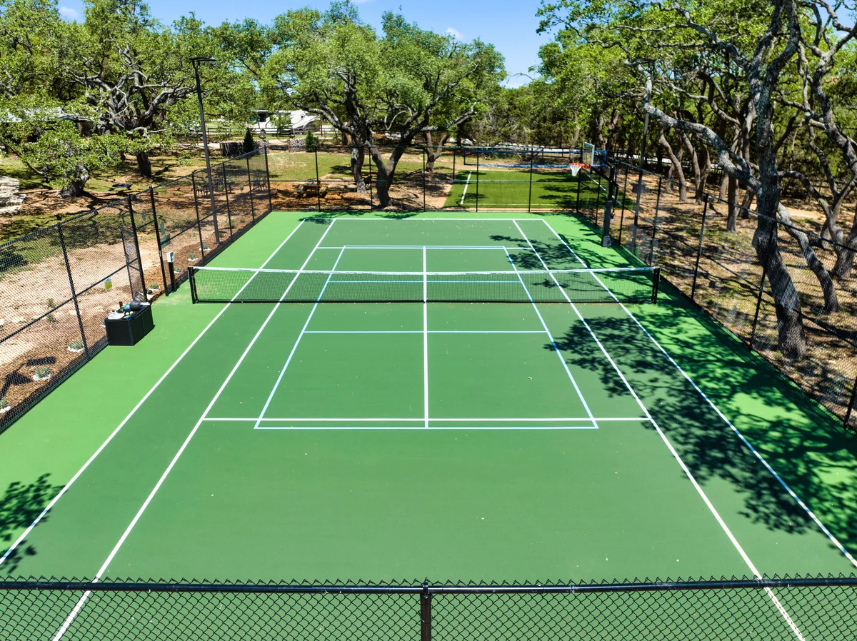 Cielo Estate: Resort Style Pool+Hot Tub Sports Courts 3 Acres property photo 4