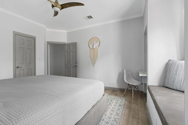 Main House: Bedroom 2 image 1