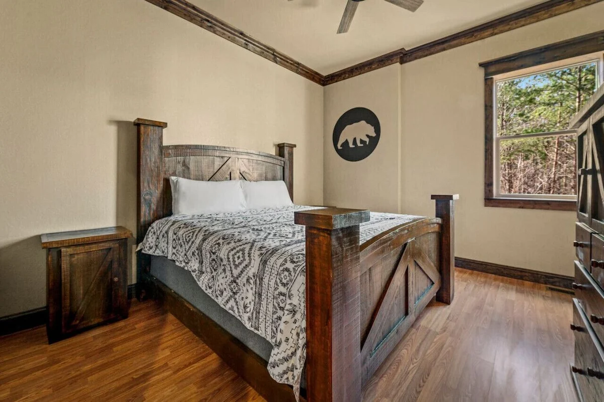 Bedroom 1 image 1