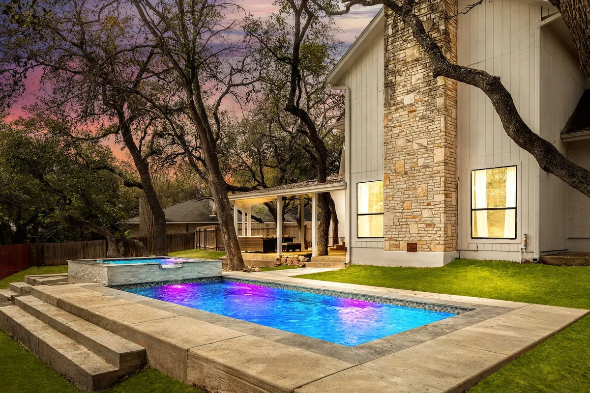 Free Heated Pool & Hot Tub, Large Home, King Bed property photo 1