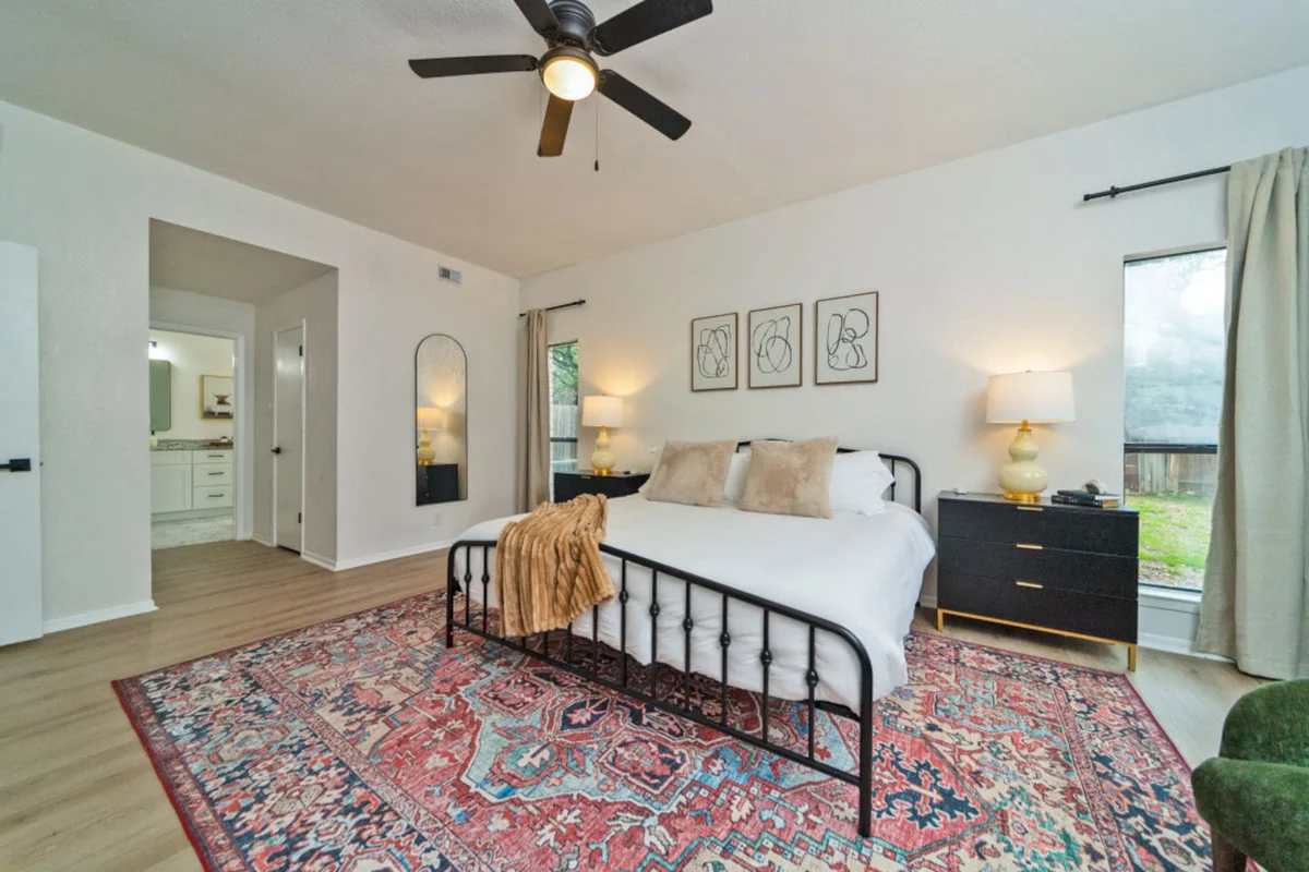 Free Heated Pool & Hot Tub, Large Home, King Bed property photo 2