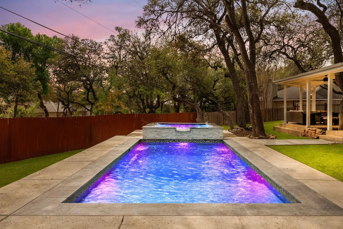 Free Heated Pool & Hot Tub, Large Home, King Bed property photo 3