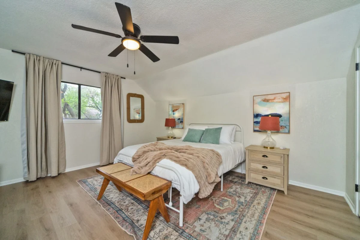 Free Heated Pool & Hot Tub, Large Home, King Bed property photo 5