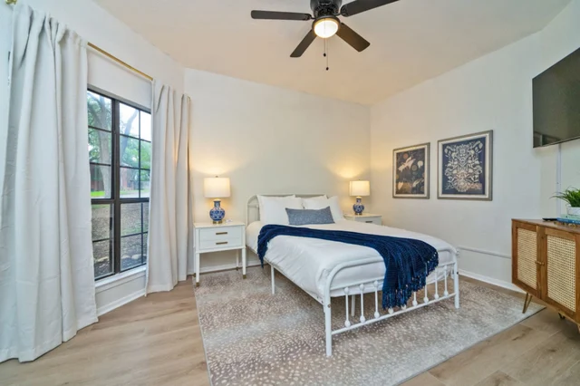 BEDROOM image 1