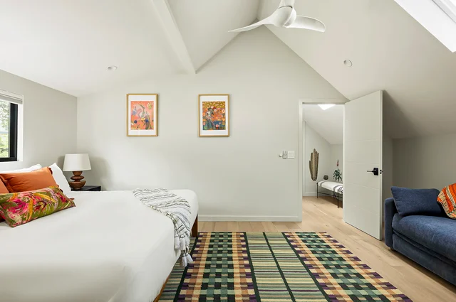 Bedroom 2 image 1