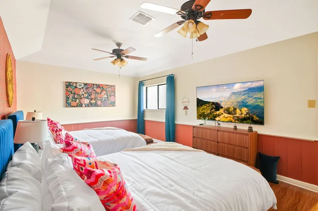 BEDROOM image 1