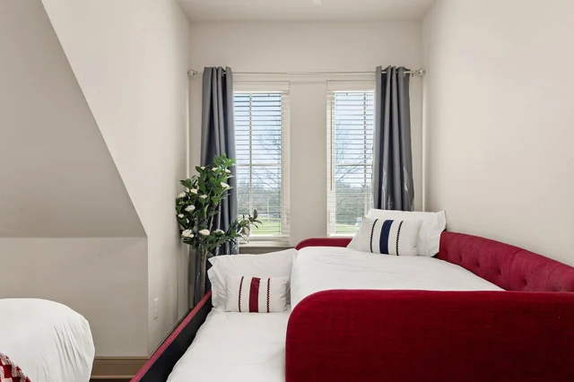 BEDROOM image 1