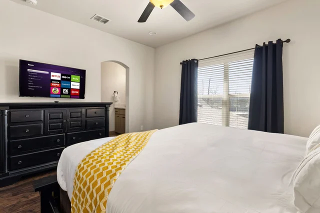 BEDROOM image 1
