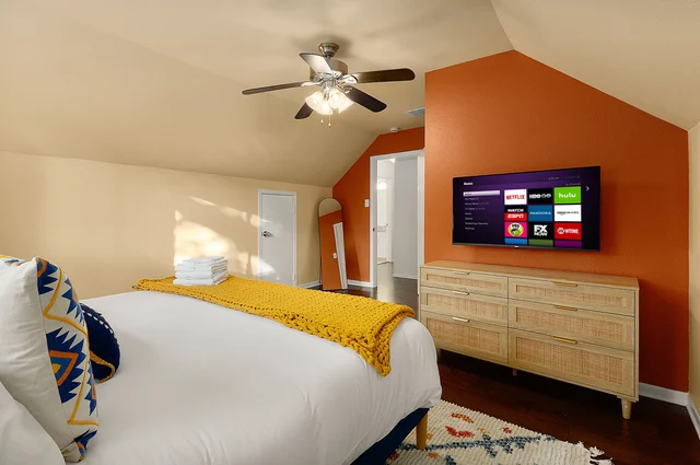 BEDROOM image 1