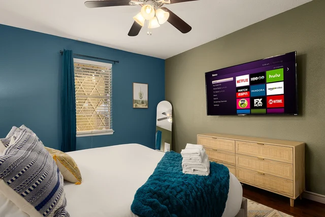 BEDROOM image 1