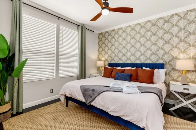 BEDROOM image 1