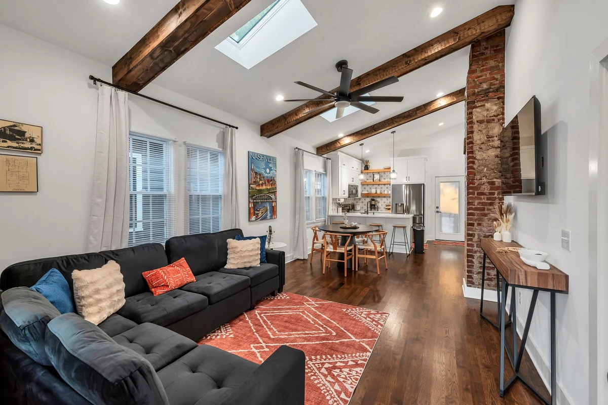 1331_4thAve_2BR #38