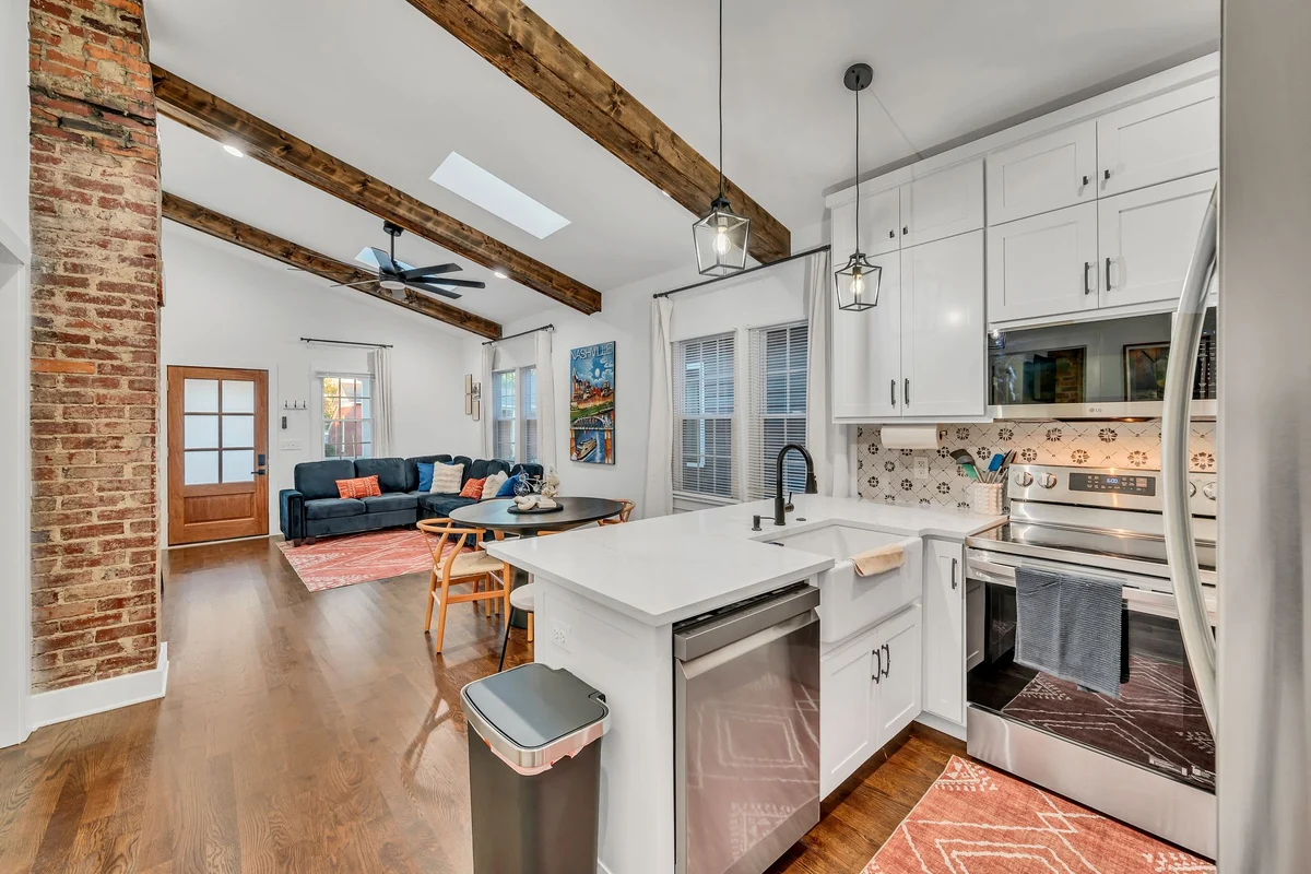 1331_4thAve_2BR #33