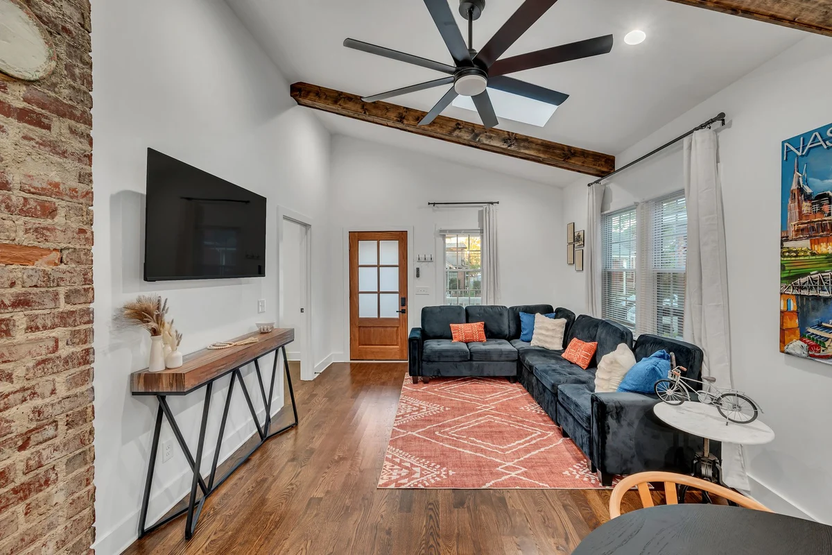 1331_4thAve_2BR #31