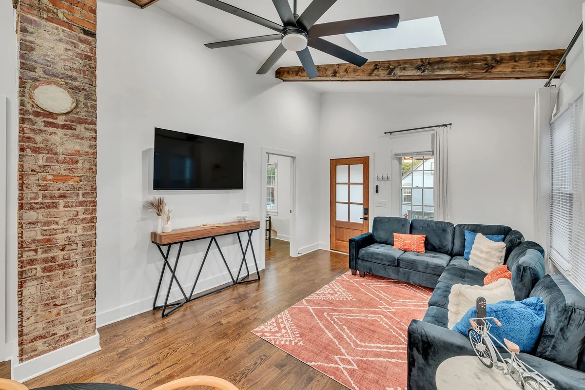 1331_4thAve_2BR #12