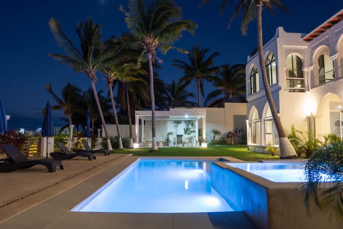 Wander Cancun Palms #135