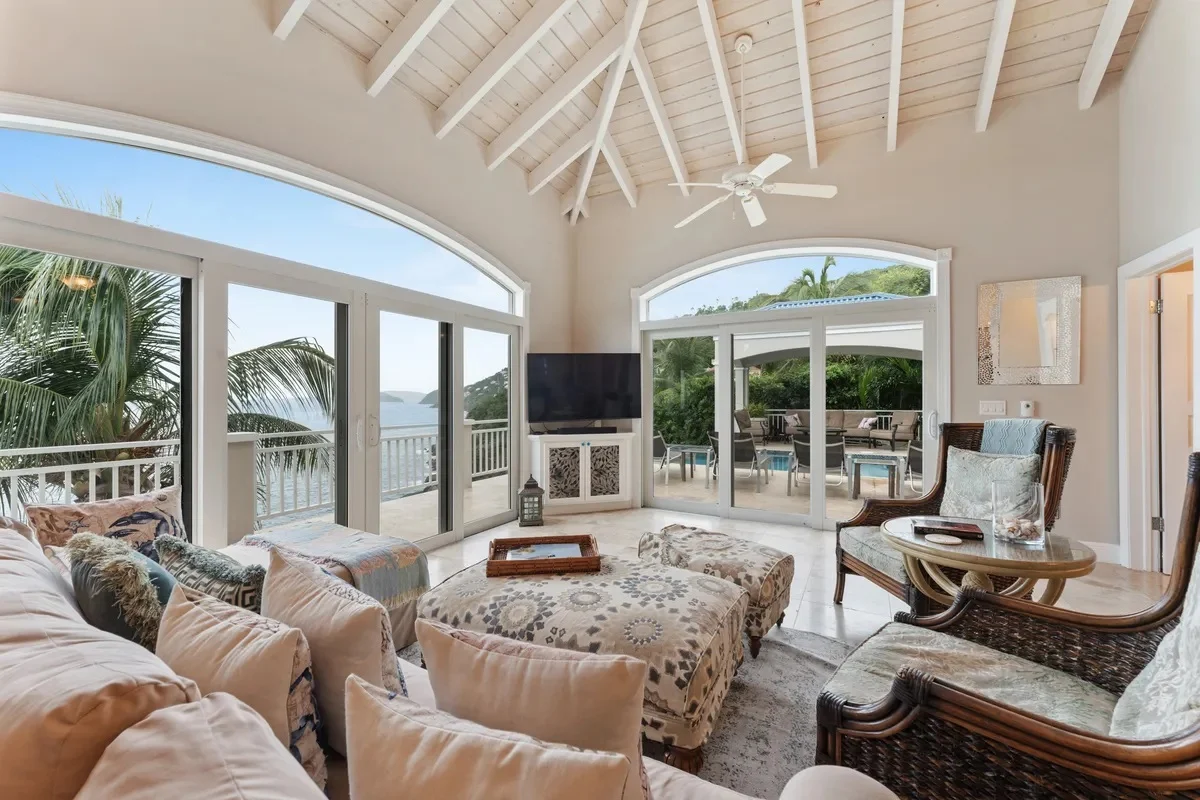 Oceanfront | Peterborg | Infinity Pool | Generator #107