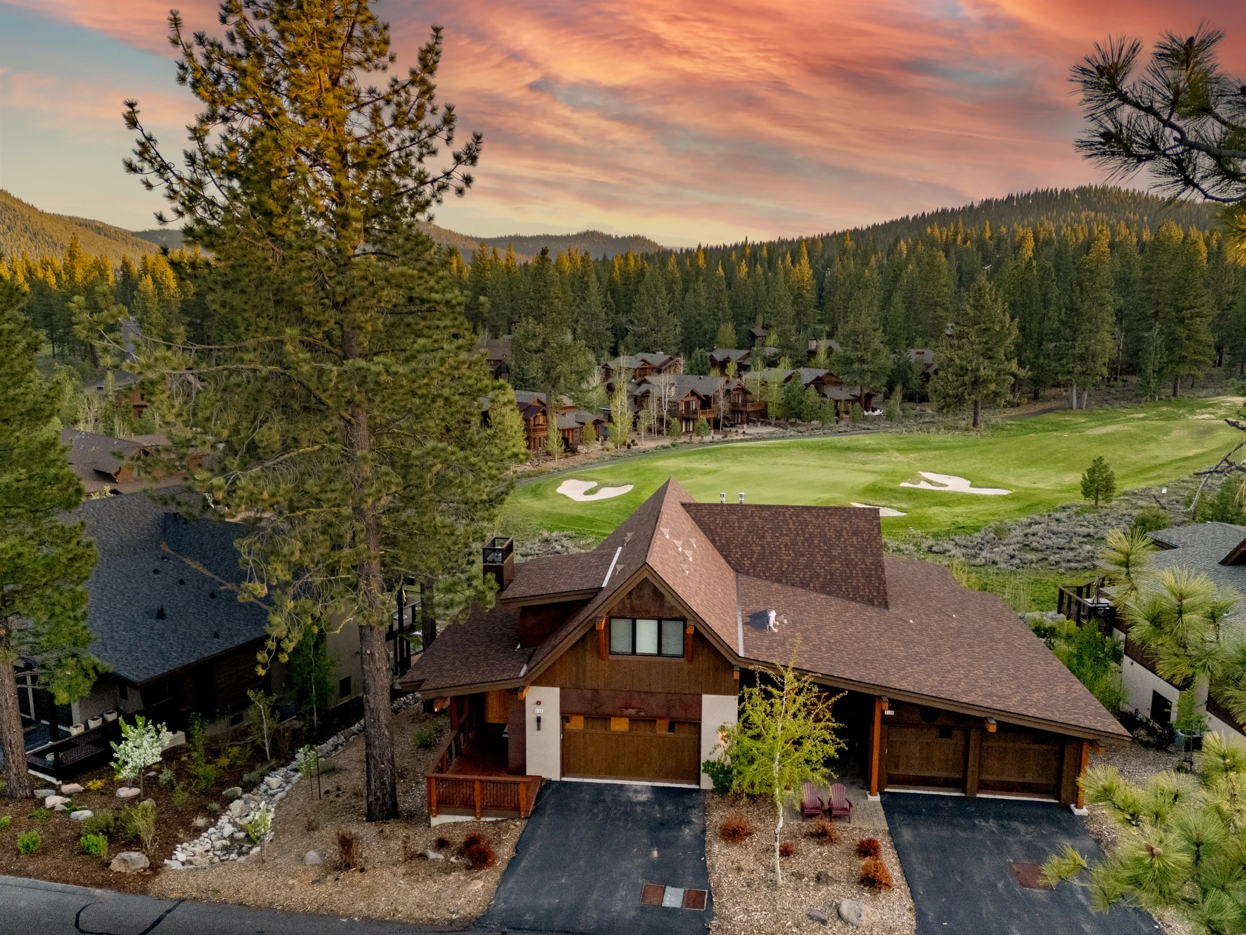 Ski Resort Views, Hot Tub & Golf Course #119