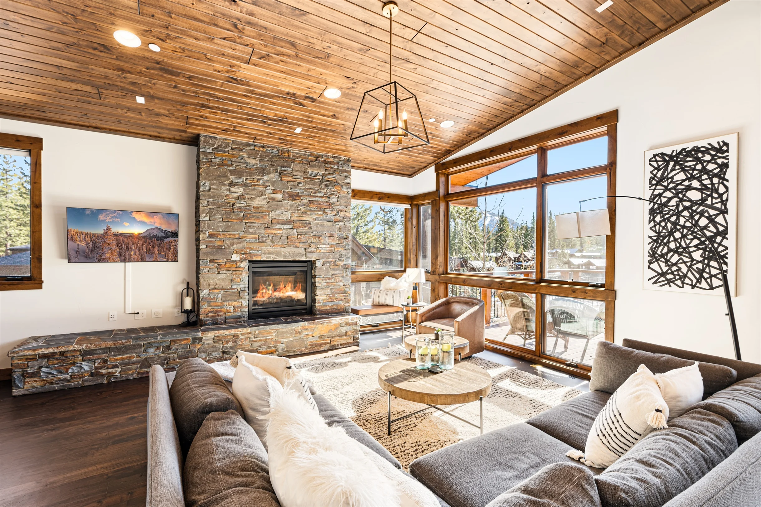 Ski Resort Views, Hot Tub & Golf Course #111