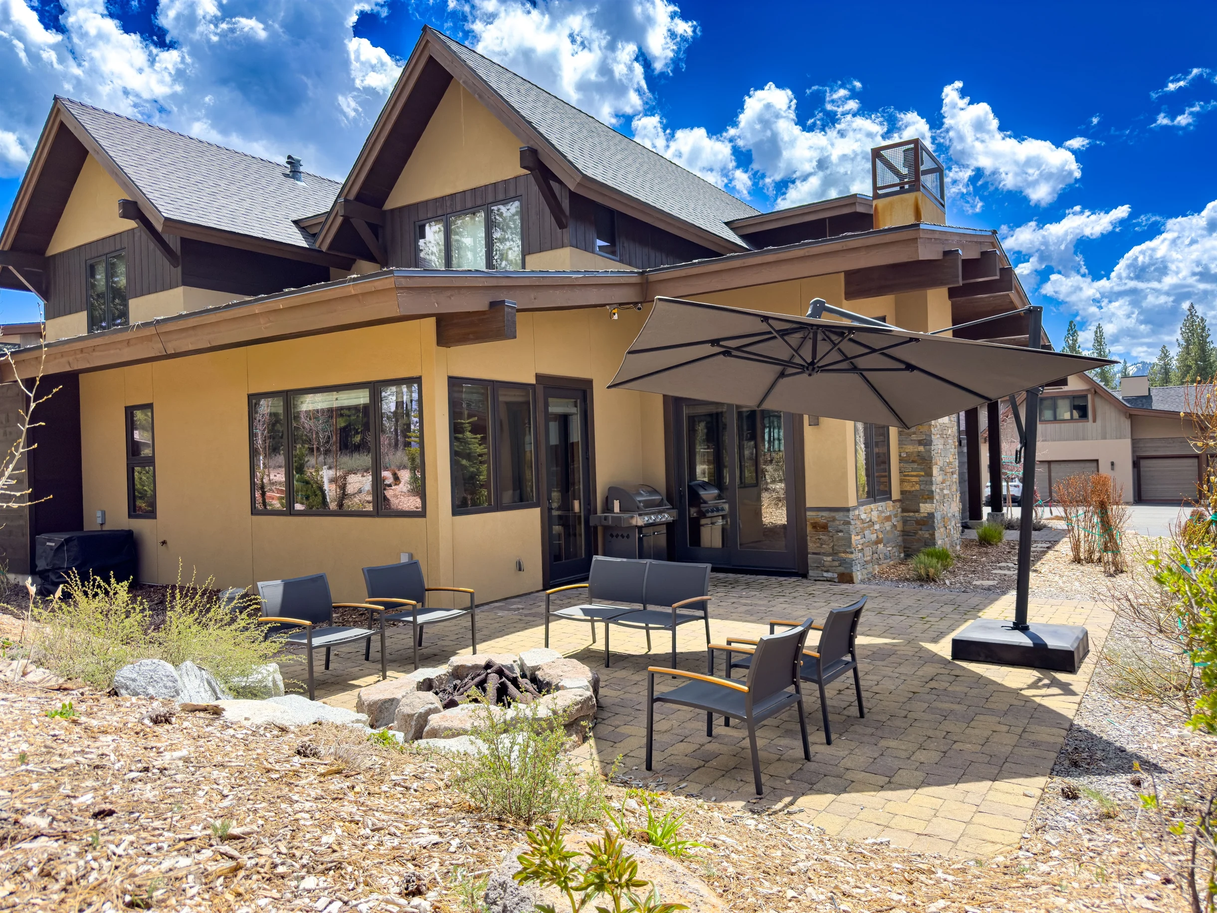Modern Townhome with 3 King Suites, Near Northstar #69