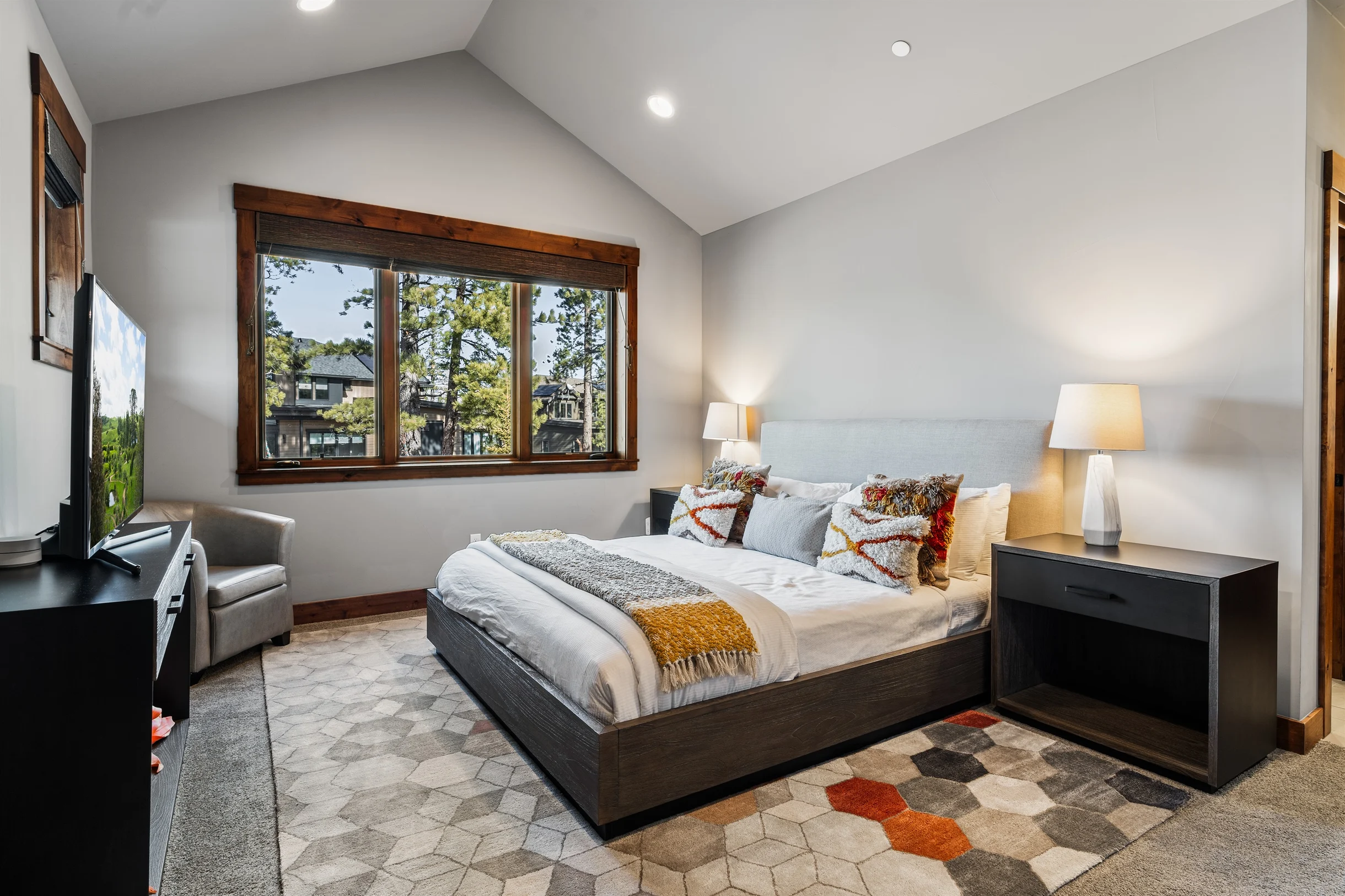 Modern Townhome with 3 King Suites, Near Northstar #67