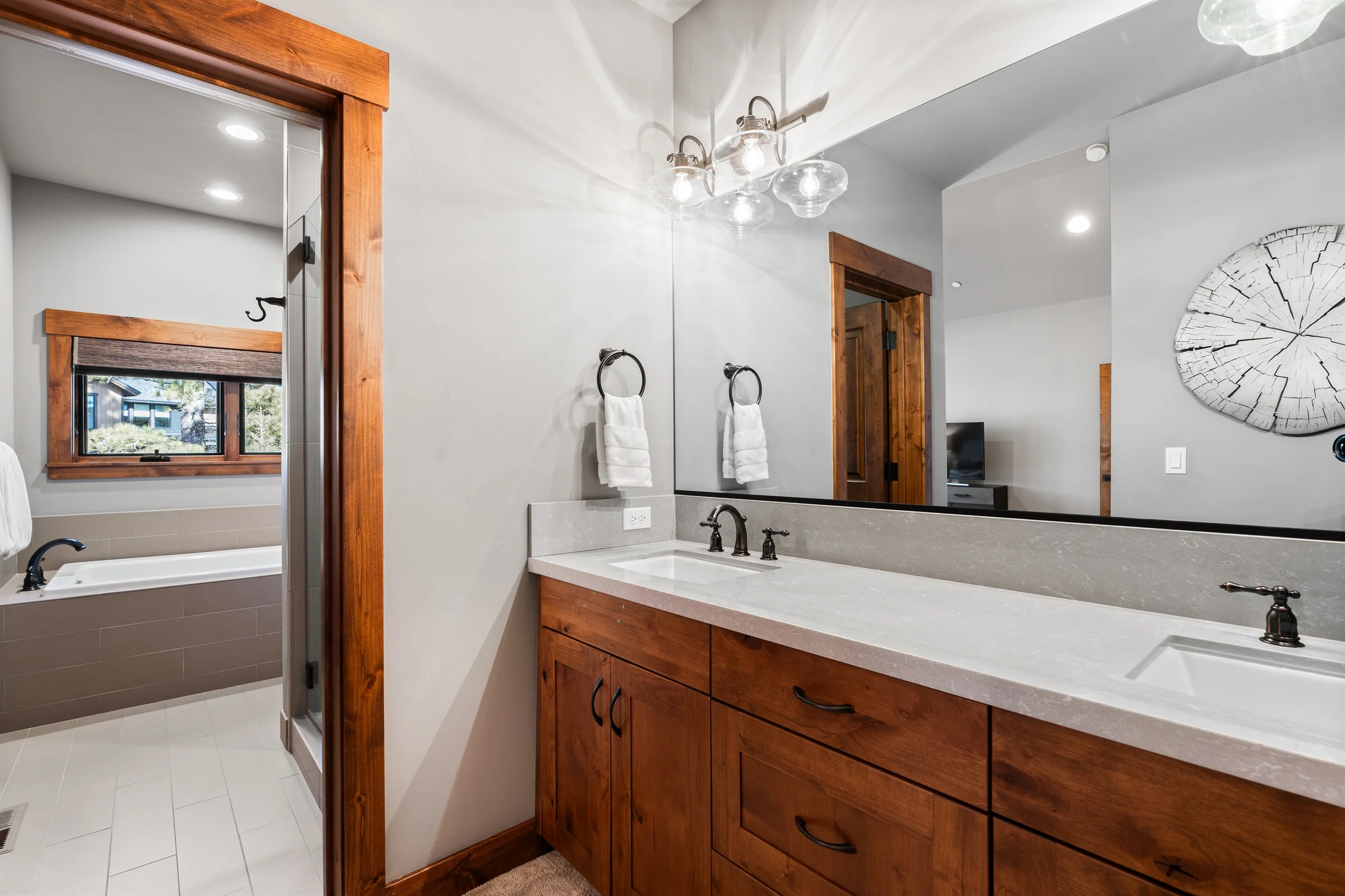 Modern Townhome with 3 King Suites, Near Northstar #62