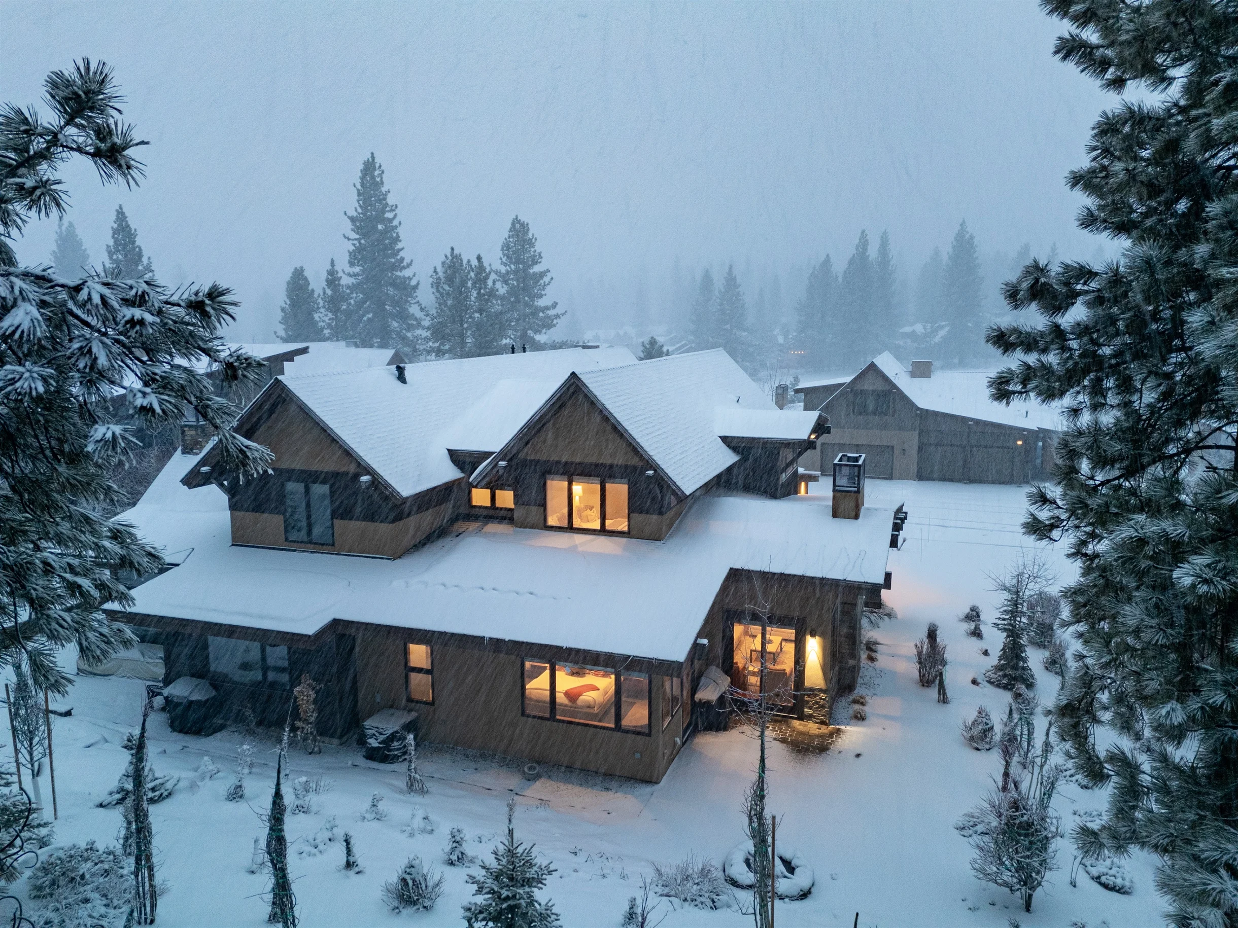 Modern Townhome with 3 King Suites, Near Northstar #79