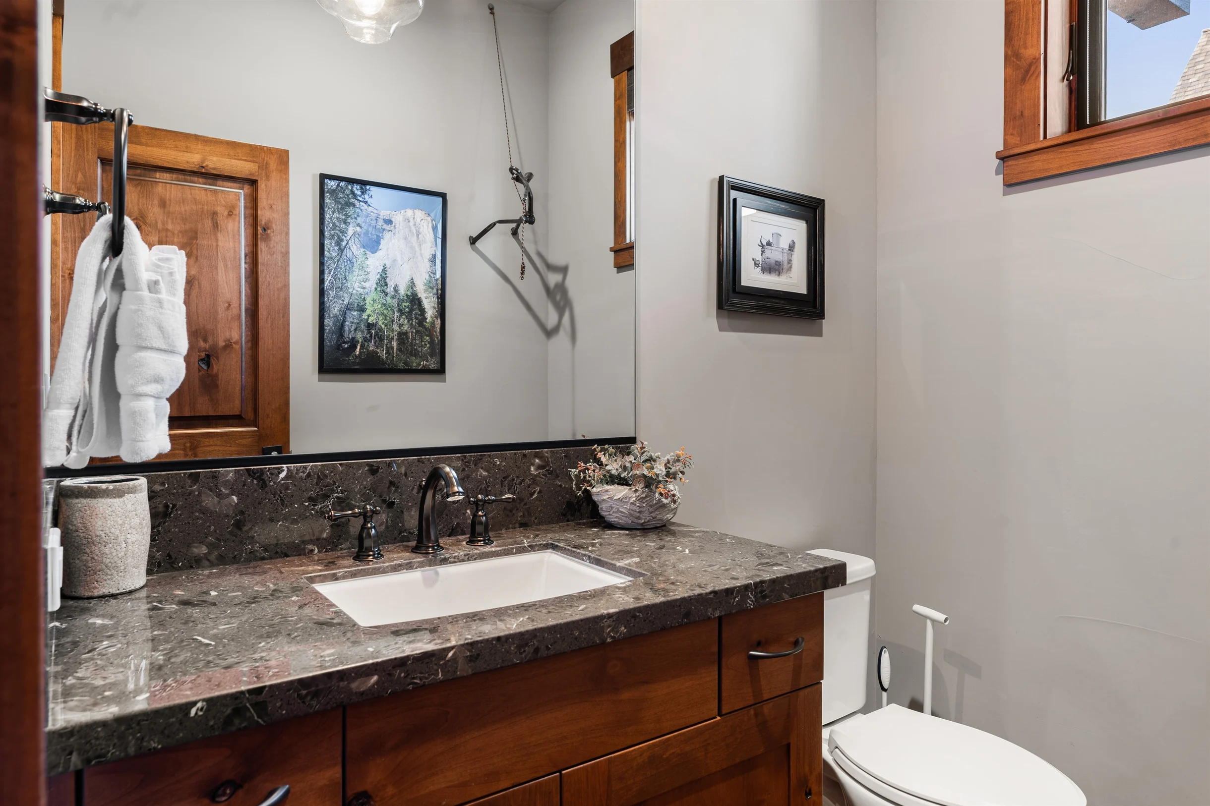Modern Townhome with 3 King Suites, Near Northstar #68