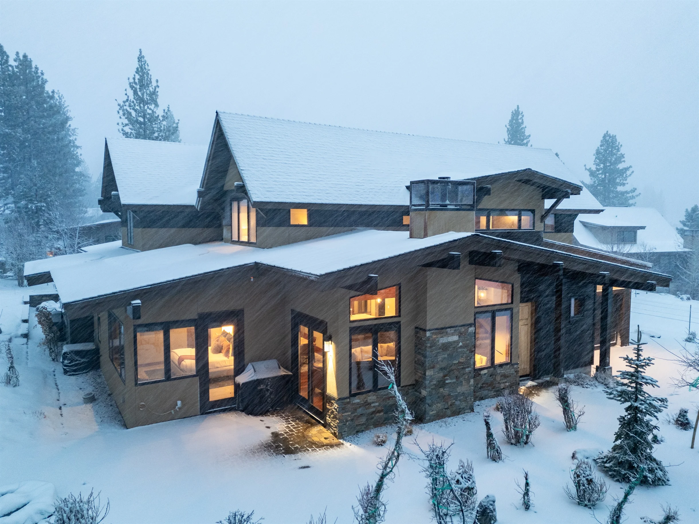 Modern Townhome with 3 King Suites, Near Northstar #54