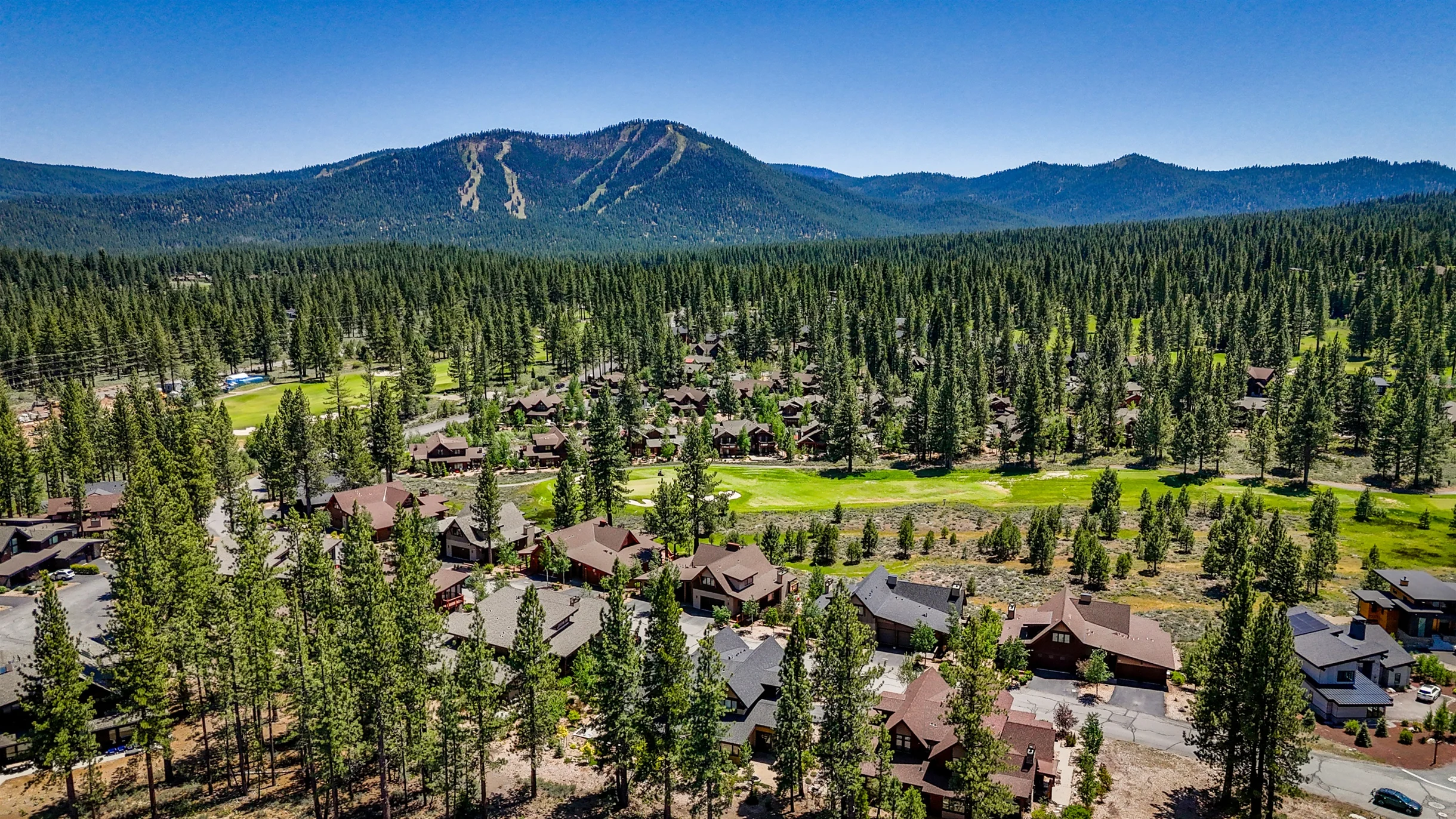 Modern Townhome with 3 King Suites, Near Northstar #59