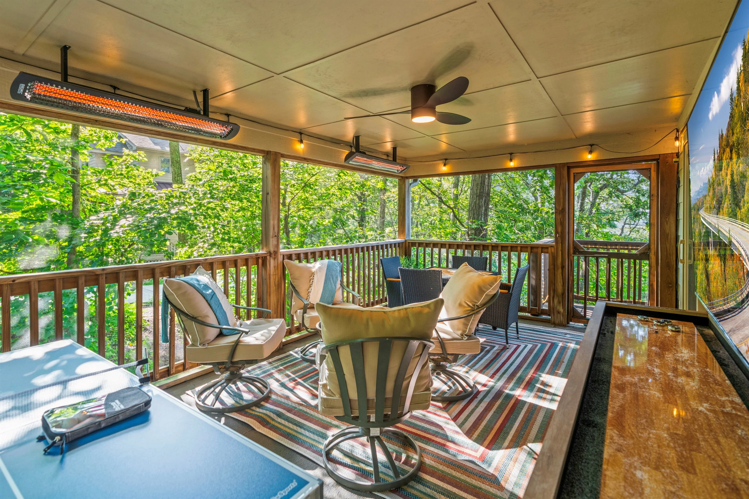 FamilyFun+Wellness:HotTub Sauna Massage Chair #101