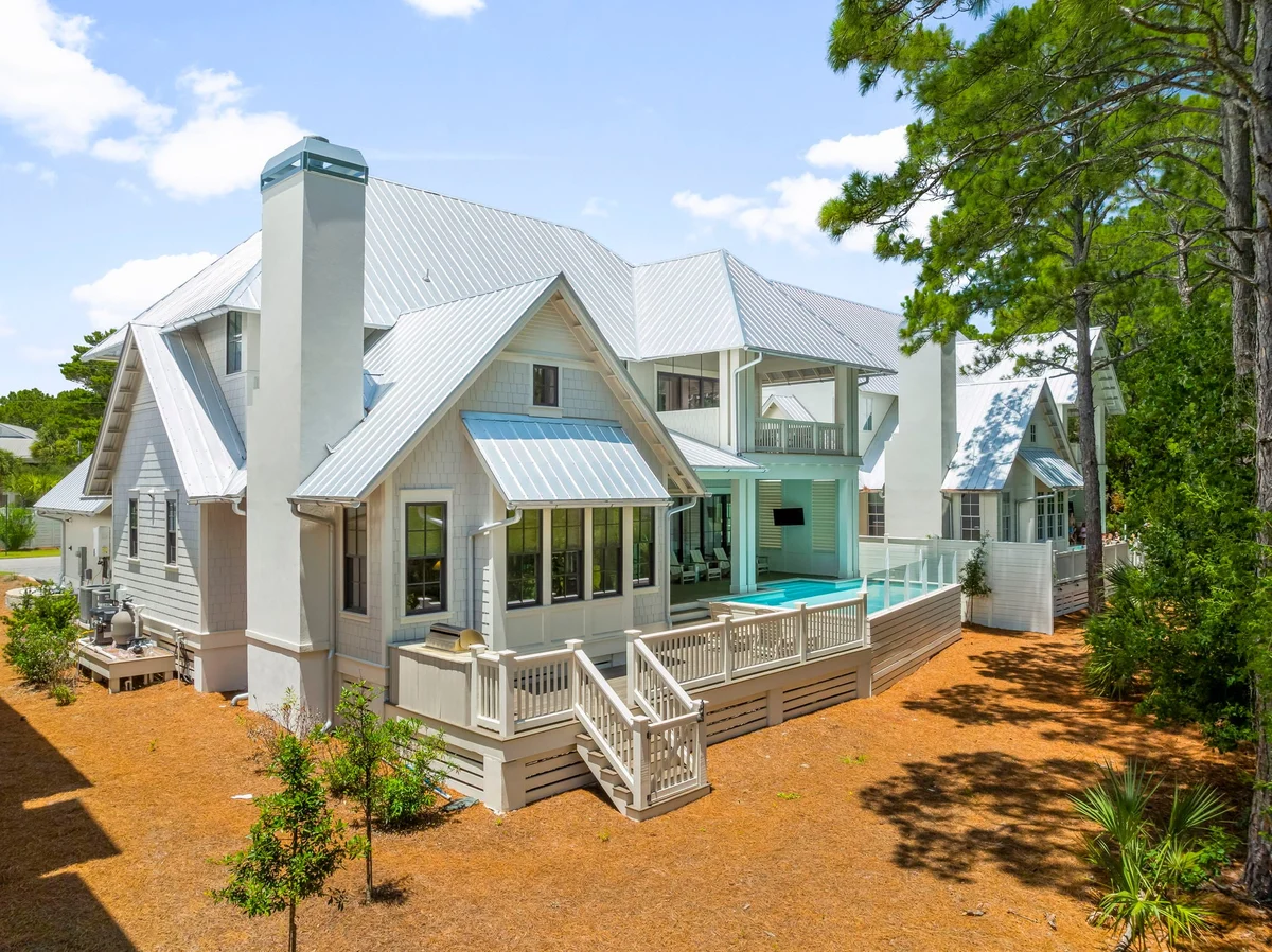 Elegance on Eastern Lake #105