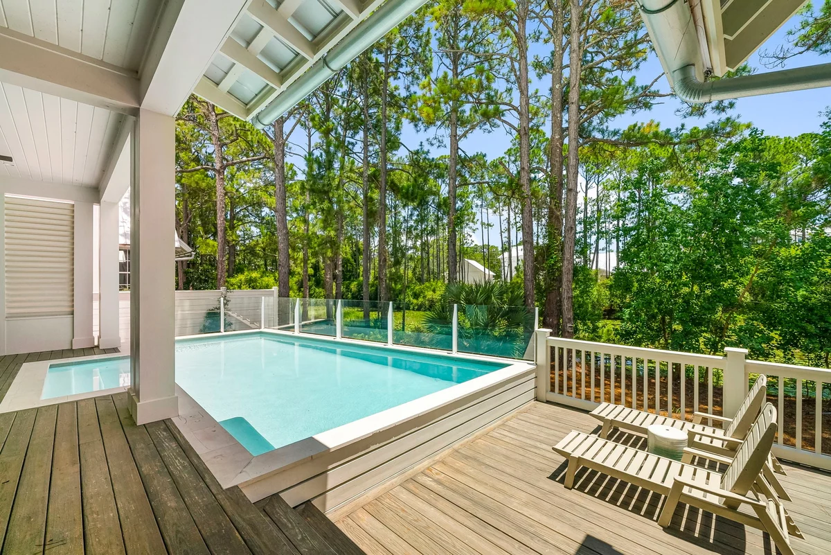 Elegance on Eastern Lake #85